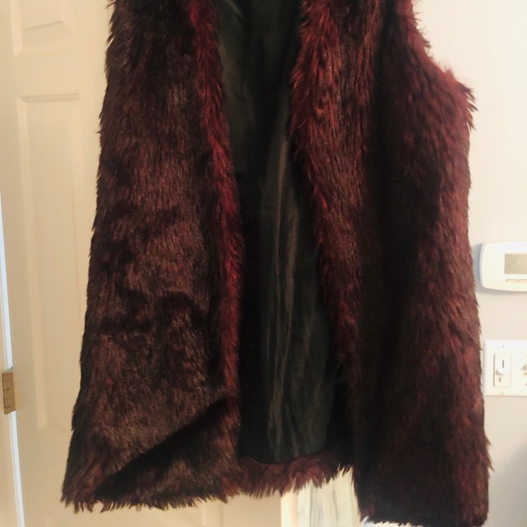 Junior Size M Fur Vest - Worn Twice - Picture 2 of 2
